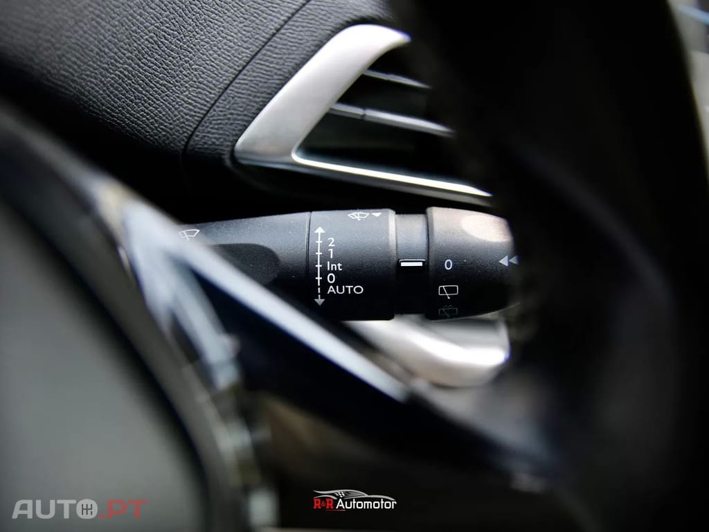 Peugeot 3008 1.5 BlueHDi Active