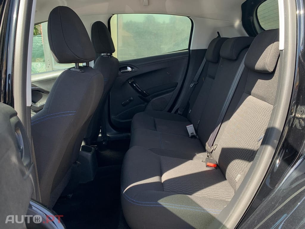 Peugeot 208 1.5 BlueHDi Signature
