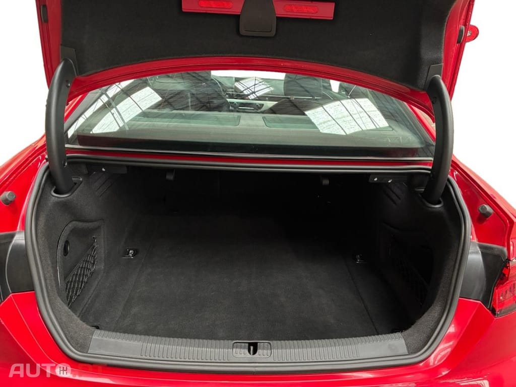 Audi A5 2.0 TDi tronic S-line