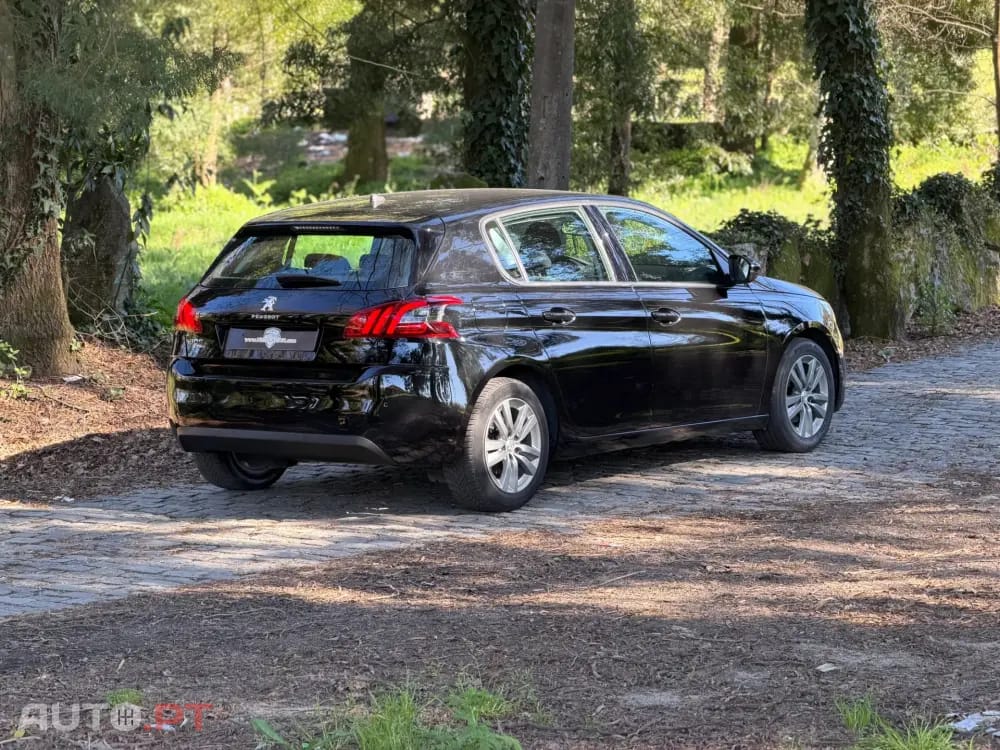 Peugeot 308 1.2 PureTech Allure EAT8