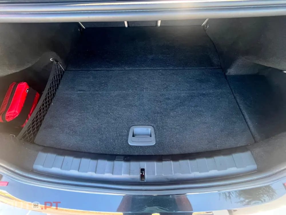 BMW 330 e Pack Desportivo M Auto
