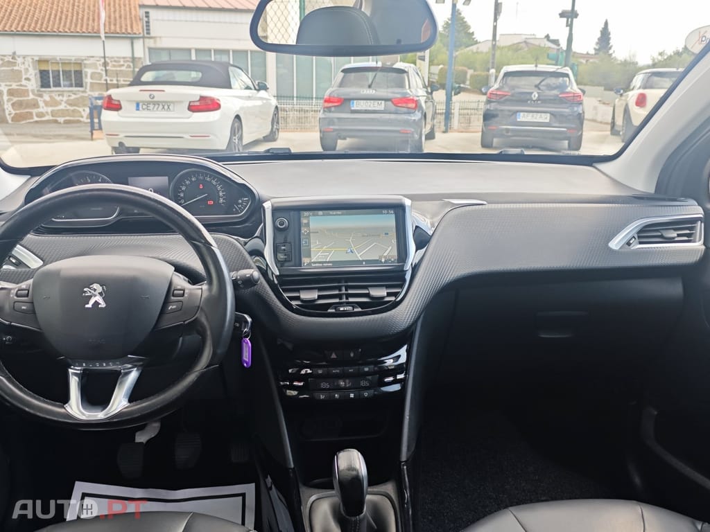 Peugeot 2008 1.2eTHP Allure