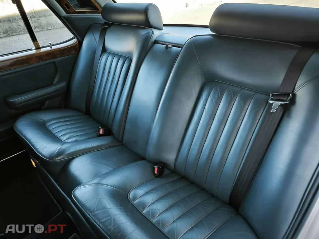 Rolls Royce Silver Spur 2 AXLE RIGID BODY 4 DOOR SALOON