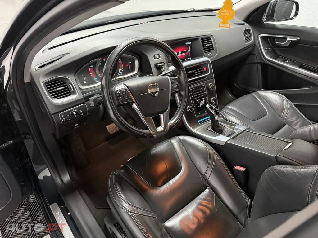 Volvo V60 D6 Plug-In-Hybrid AWD Geartronic Summum