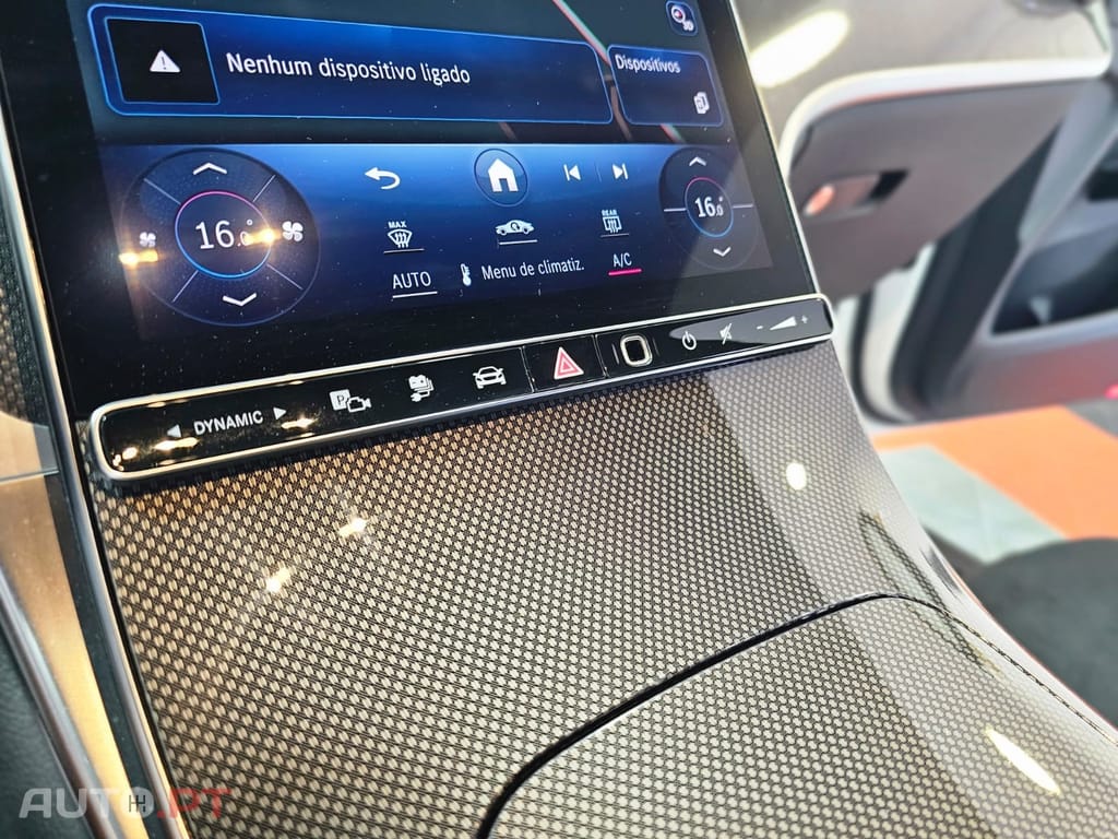 Mercedes-Benz GLC 300 de 4MATIC Coupé AMG Line — fotografia 19