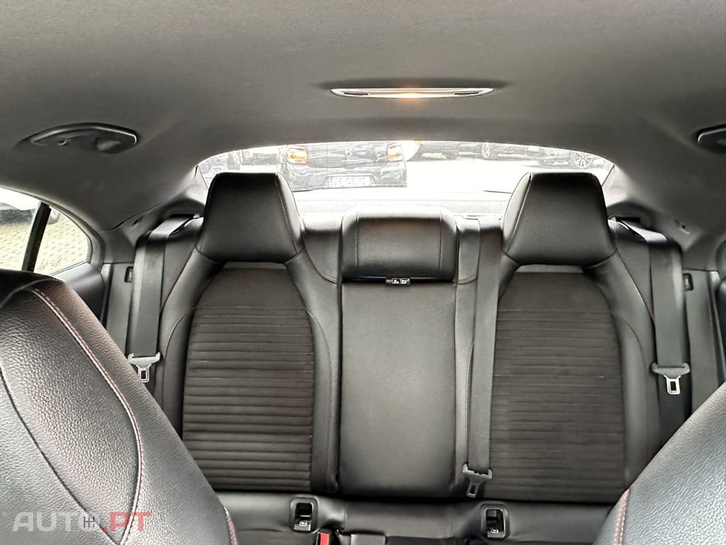 Mercedes-Benz CLA 200 AMG Line