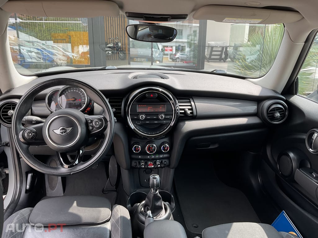 MINI Cooper Cooper D