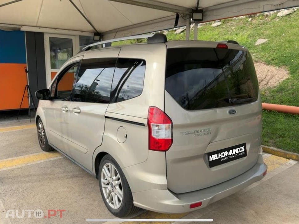 Ford Tourneo 1.0 EcoBoost Titanium