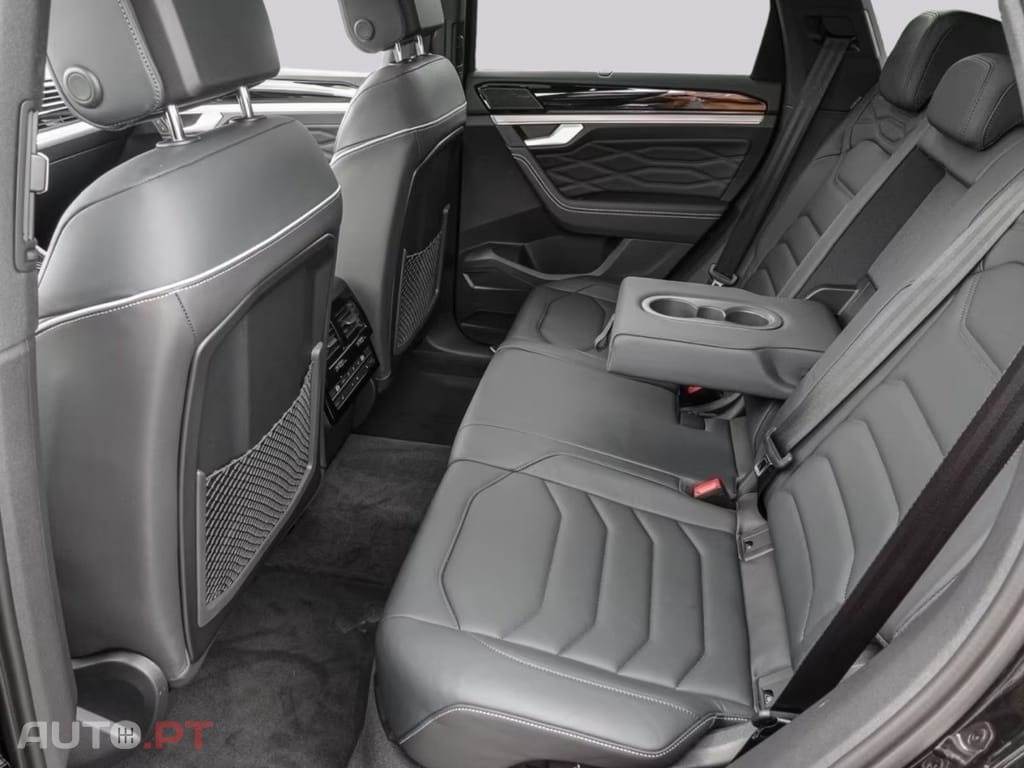 Volkswagen Touareg I.V.A DEDUTIVEL 3.0 eTSI eHybrid