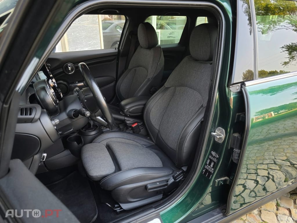 MINI Cooper Cooper D