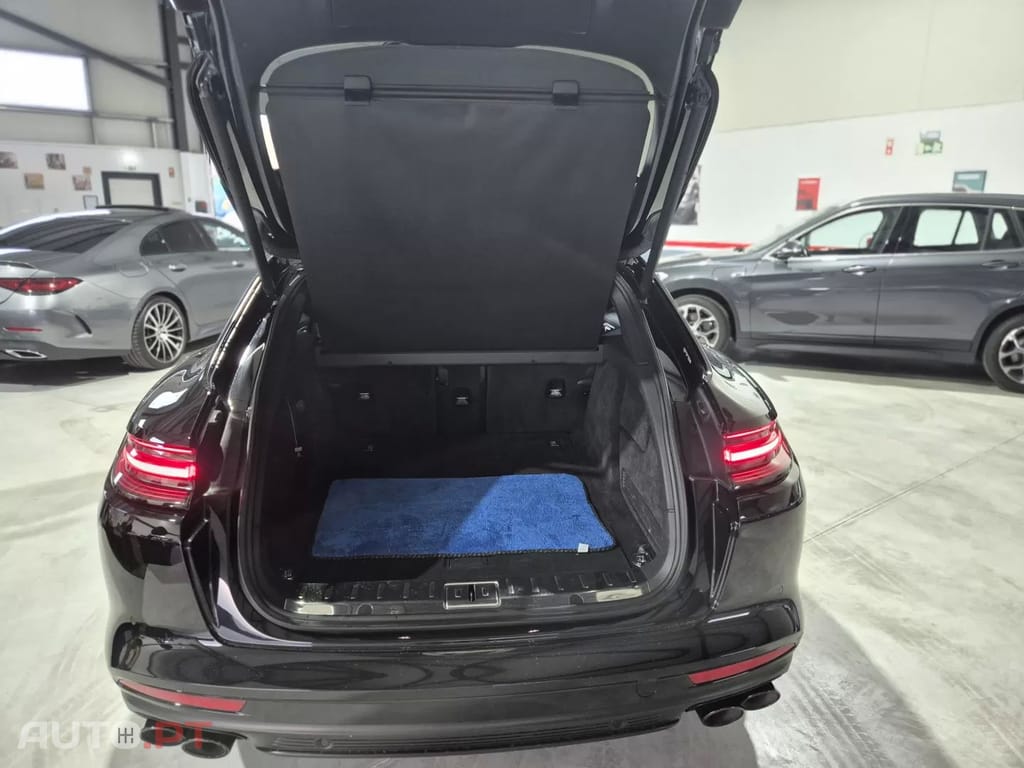 Porsche Panamera 4 E-Hybrid