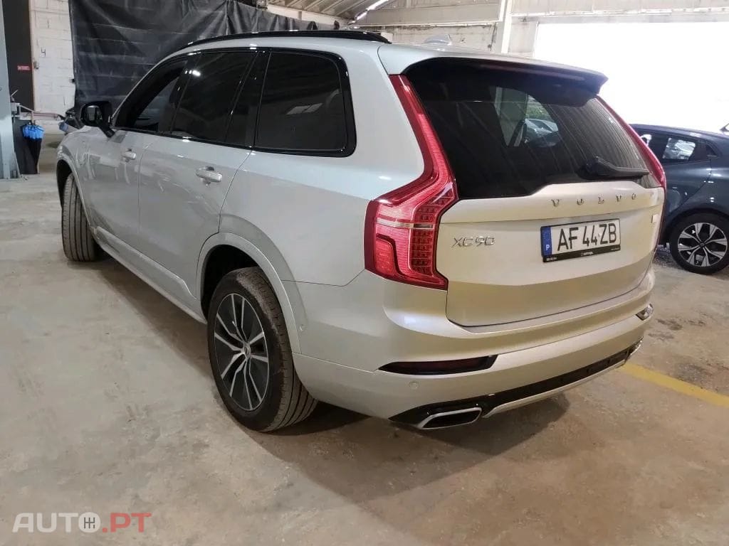 Volvo XC90 2.0 T8 PHEV R-Design Expression AWD