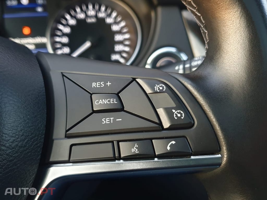 Nissan Qashqai 1.3 DIG-T N-Connecta J18