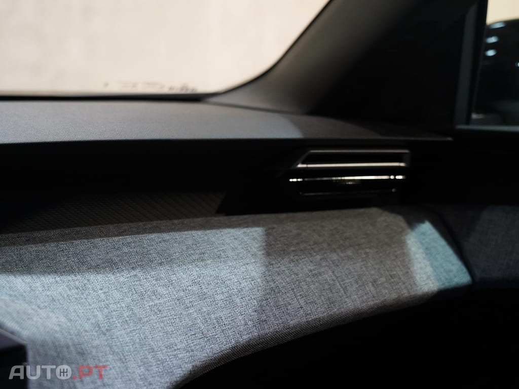 Peugeot 3008 1.2 Hybrid Allure e-DCS6