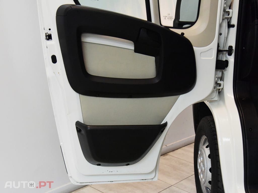 Peugeot Boxer 2.0 BlueHDi 335 L3H2 Pro