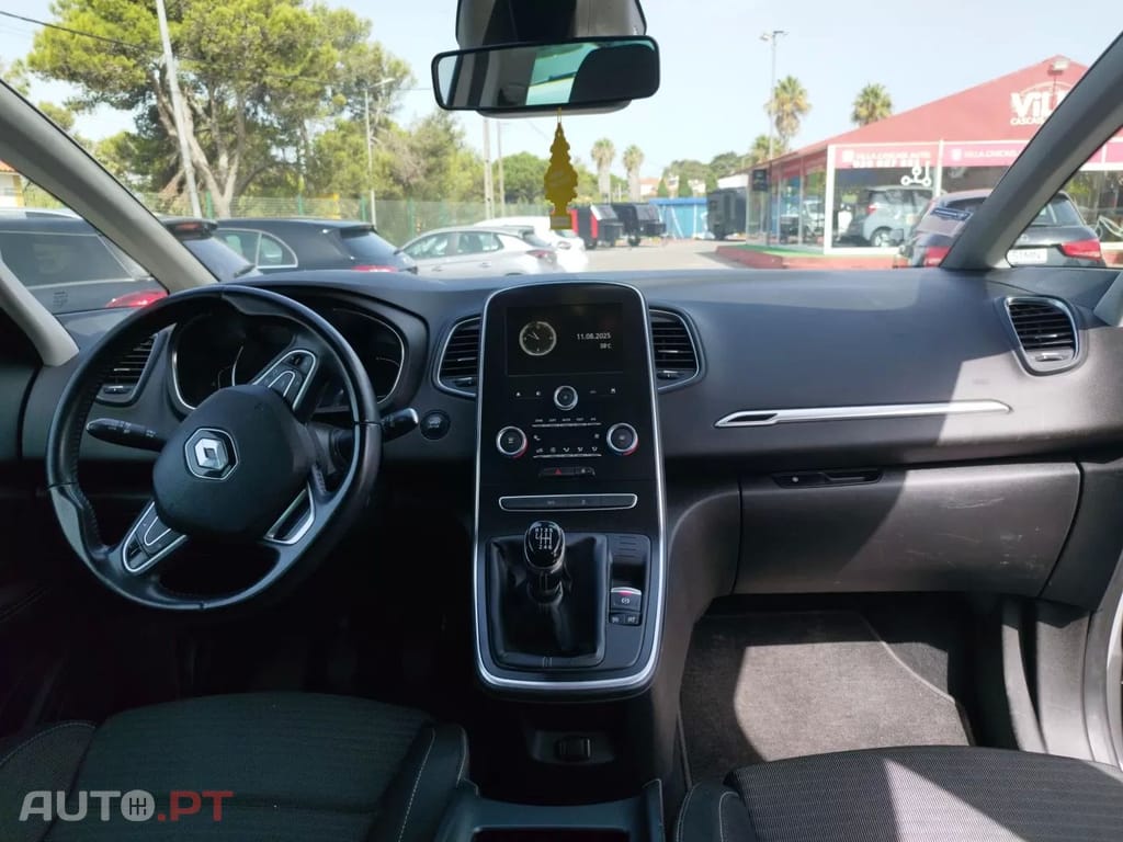 Renault Grand Scénic BLUE dCi 120 BLACK EDITION