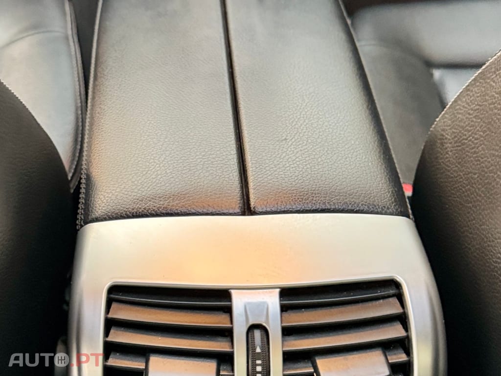 Mercedes-Benz E 300 BlueTEC Hybrid Avantgarde