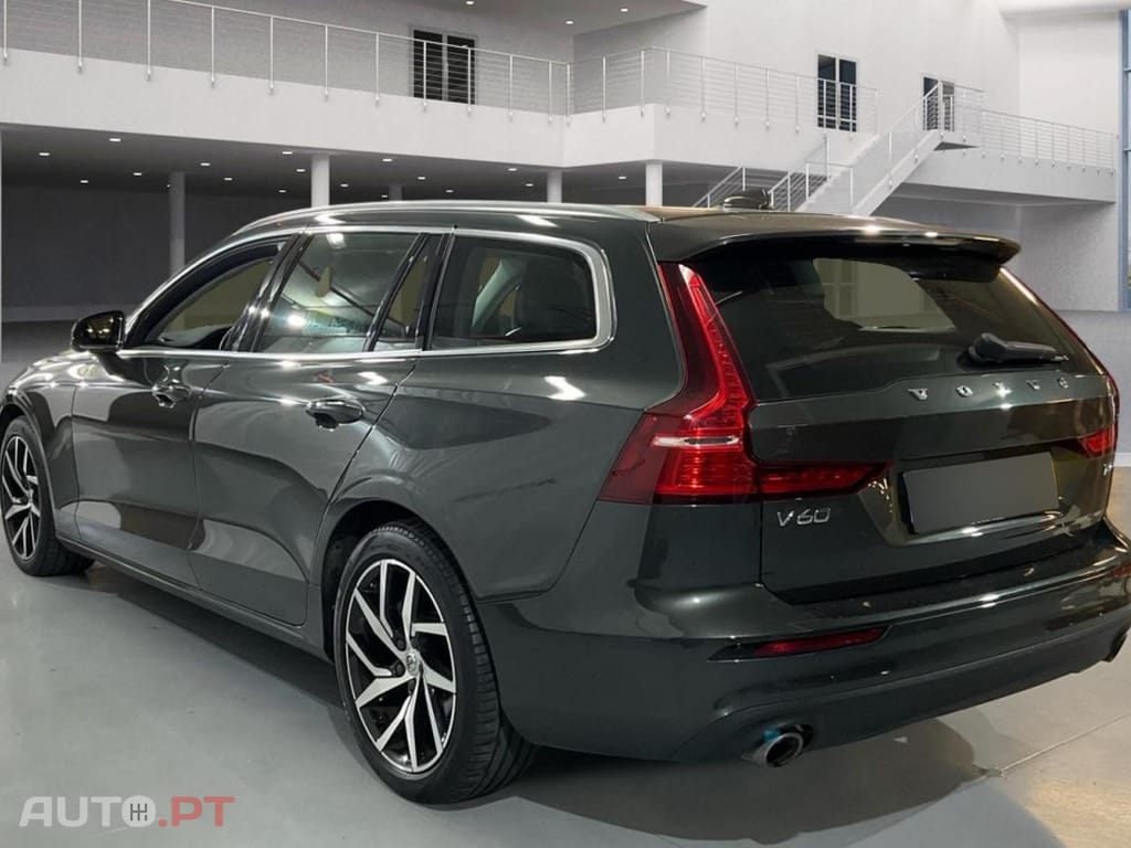 Volvo V60 2.0 T4 Momentum Plus