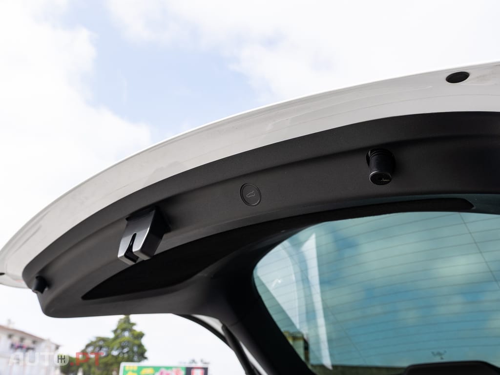 Tesla Model Y Long Range Dual Motor AWD