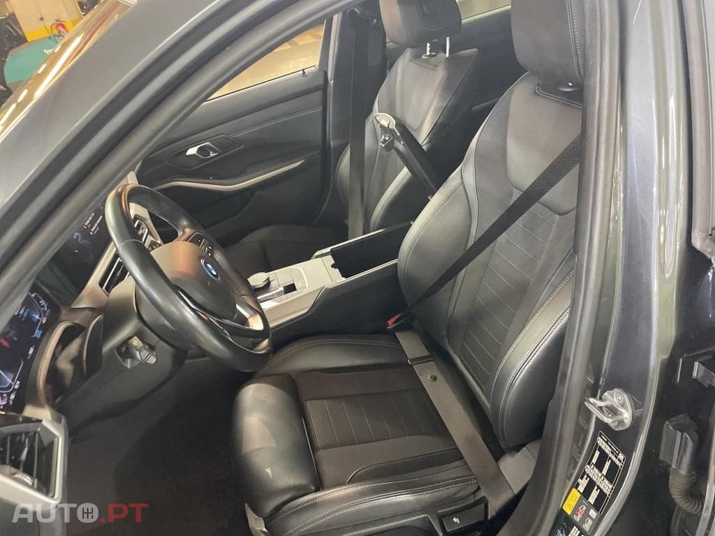 BMW 320 e Pack Essence Auto