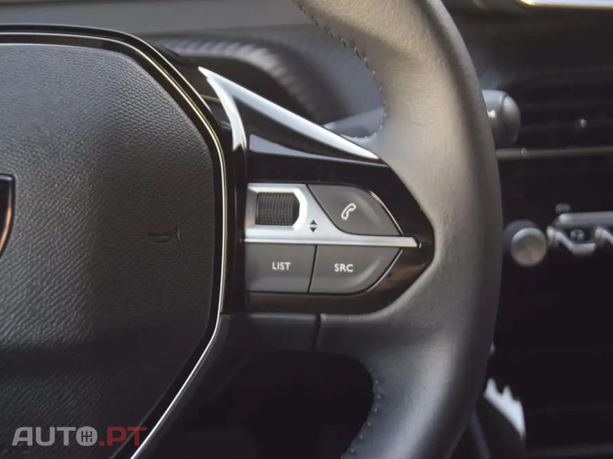 Peugeot 2008 1.2 Hybrid Allure e-DCS6