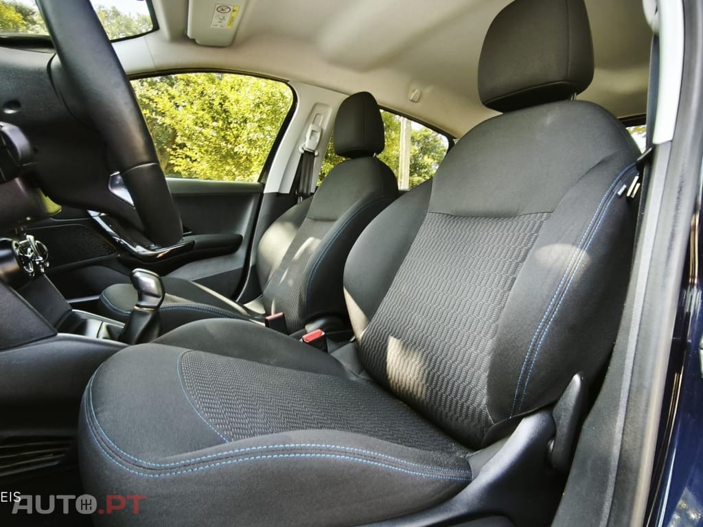 Peugeot 208 PureTech 82 Stop & Start Signature