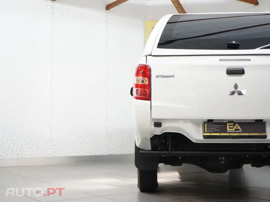 Mitsubishi L200 2.4 DI-D CD S.Cab 3L Instyle 4WD