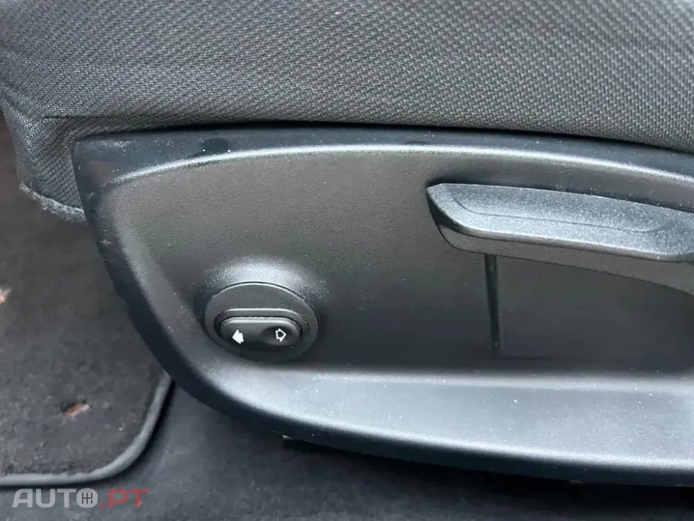 Jaguar XE 2.0 D Prestige