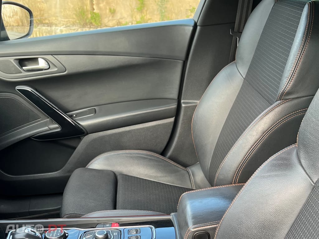 Peugeot 508 RXH Hybrid4 2-Tronic