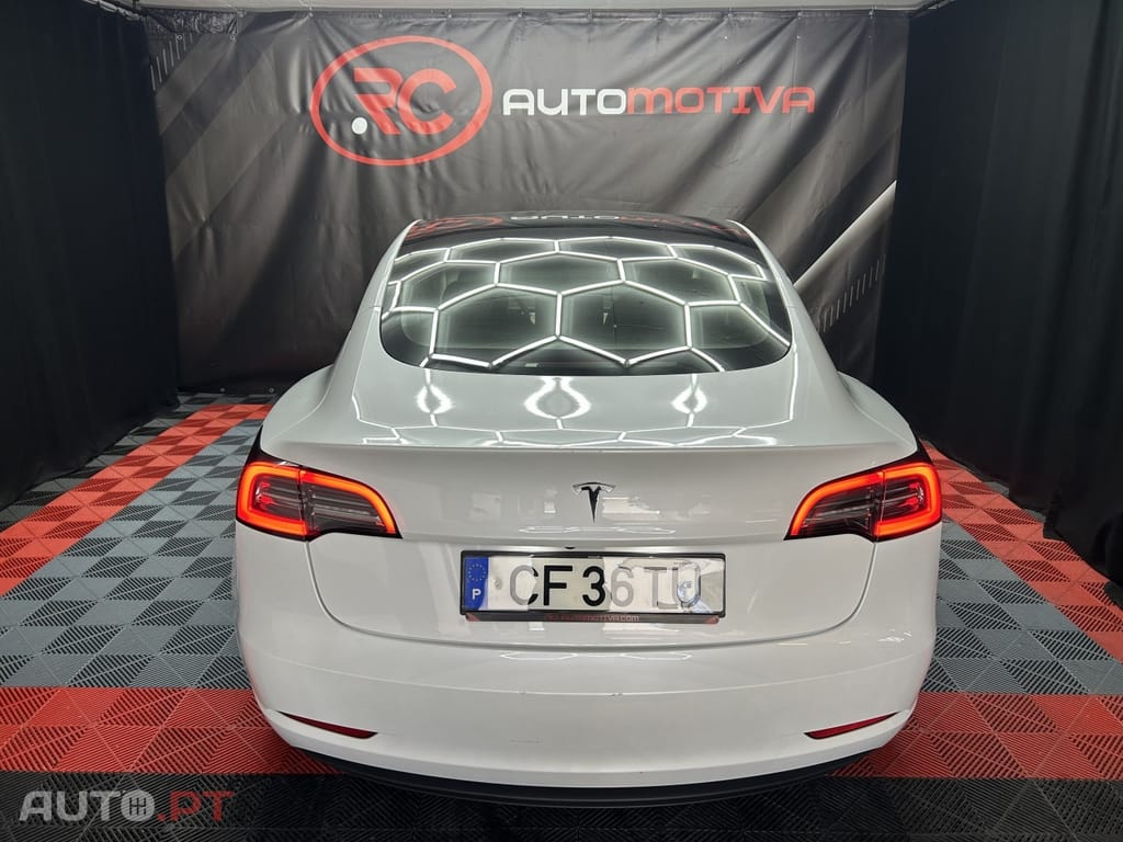 Tesla Model 3 Tração Traseira Standard