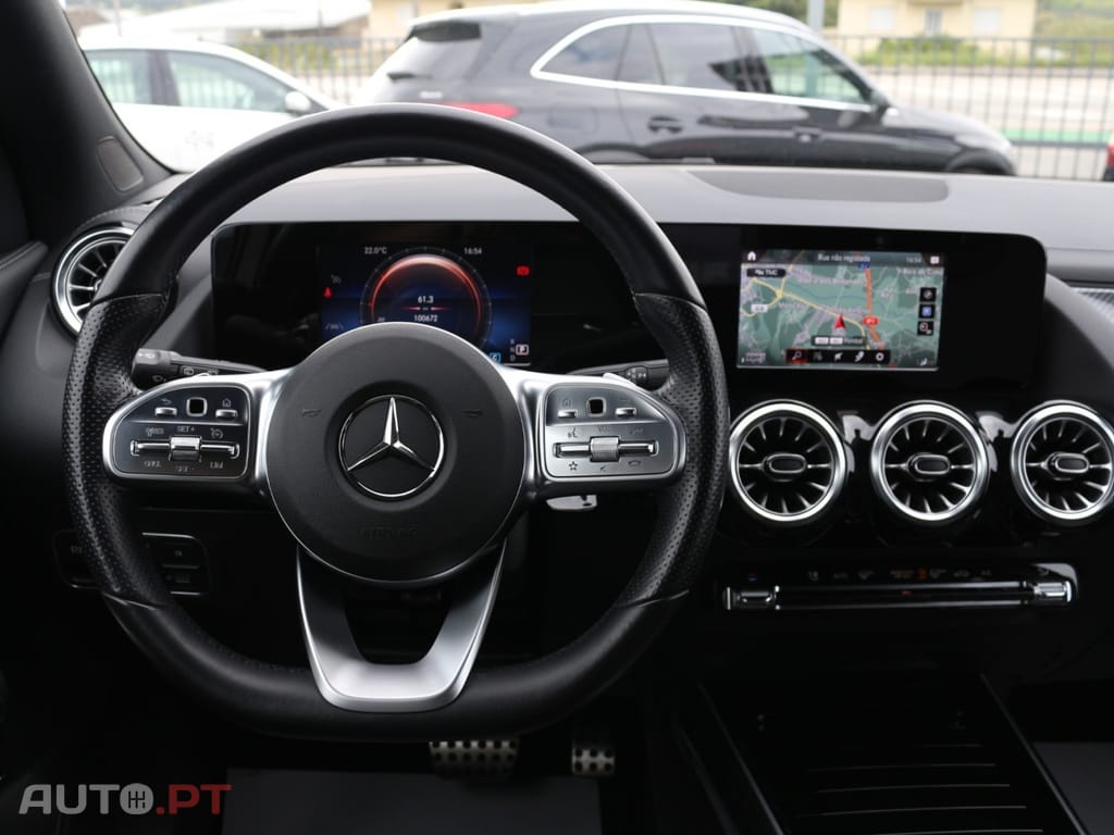 Mercedes-Benz GLA 200 D  AMG PACK NIGHT