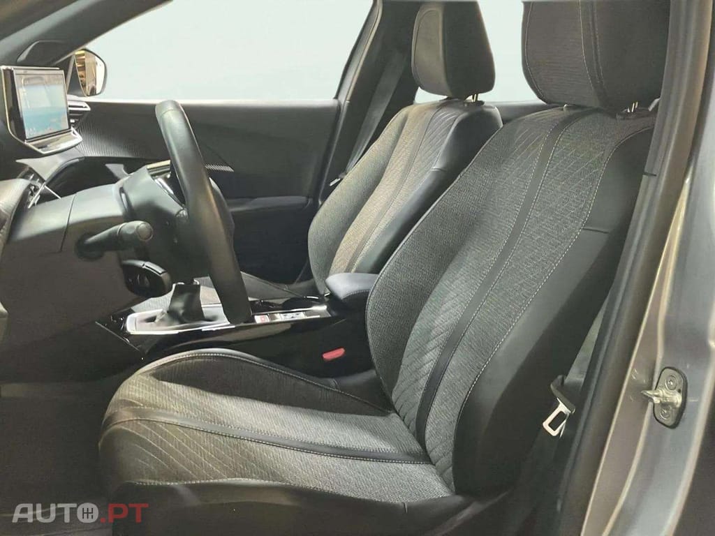 Peugeot 2008 1.2 PureTech Allure