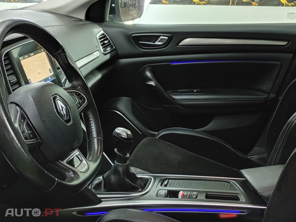 Renault Clio Outro