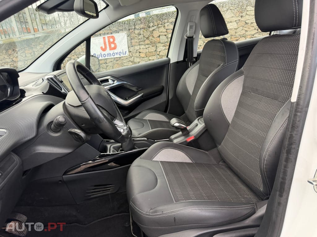 Peugeot 2008 1.2 PureTech Allure