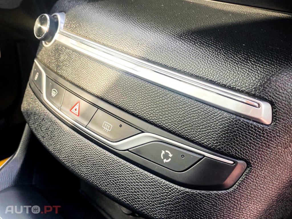 Peugeot 308 1.6 e-HDi Allure J17