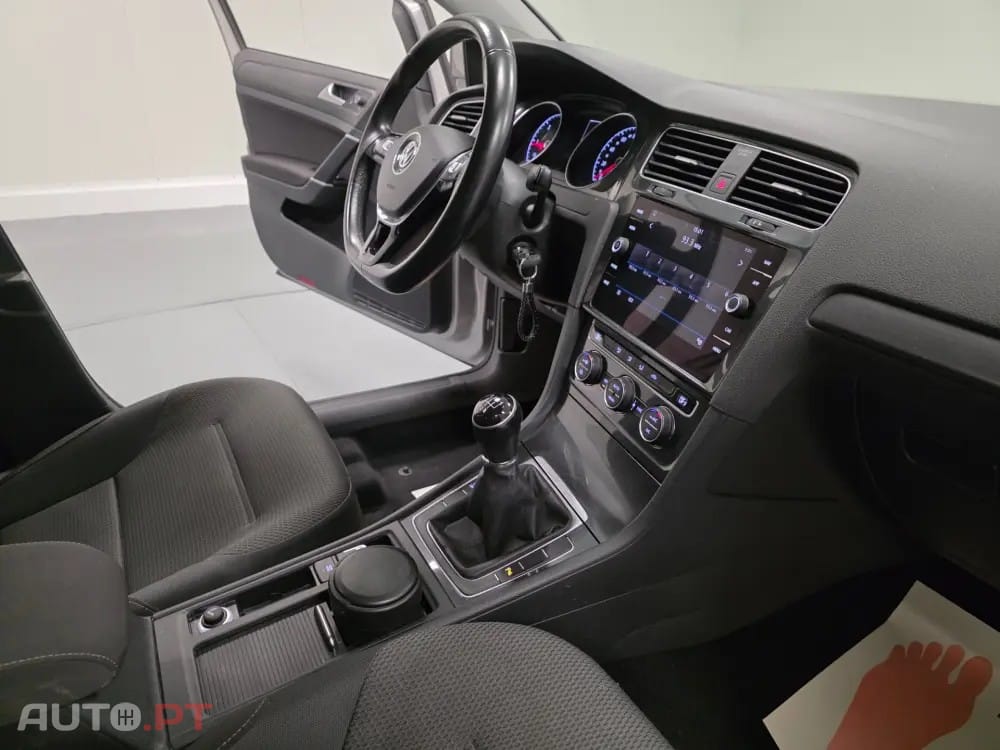 Volkswagen Golf 1.6 TDI CONFORTLINE