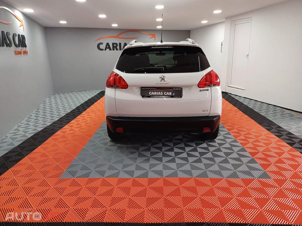 Peugeot 2008 1.2 PureTech Allure