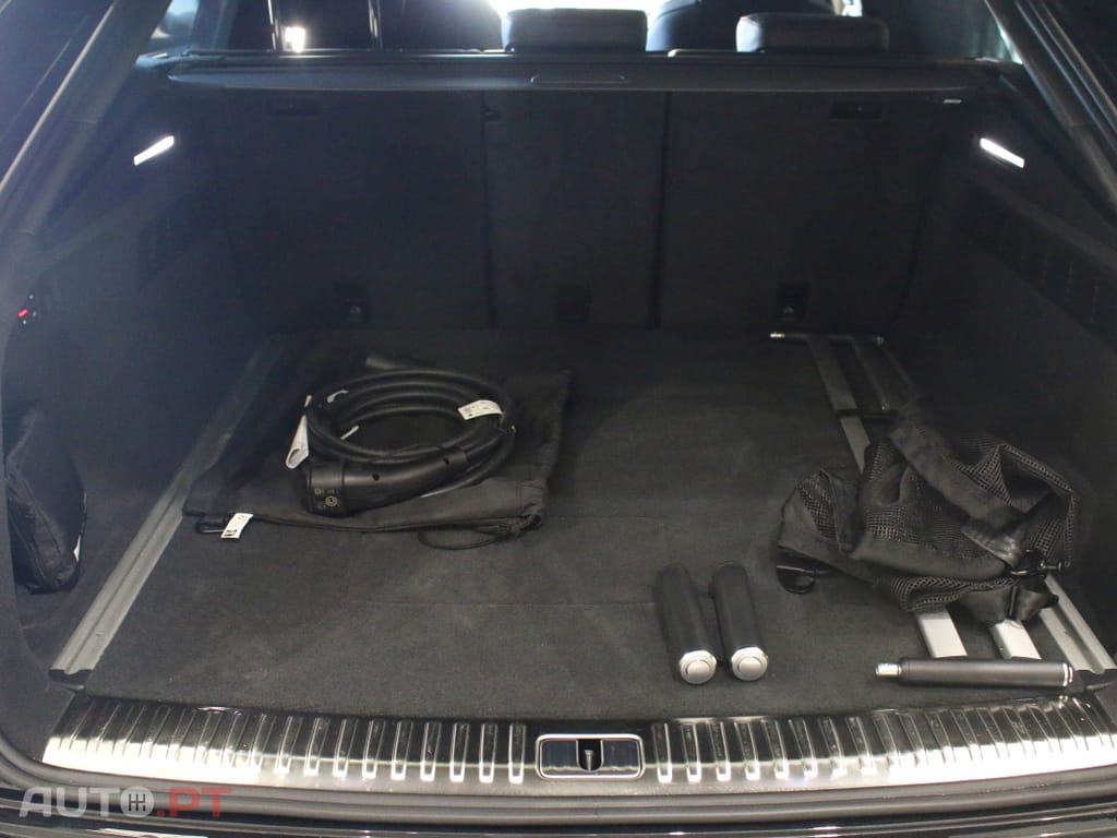Audi Q8 55 TFSIe quattro Tiptronic