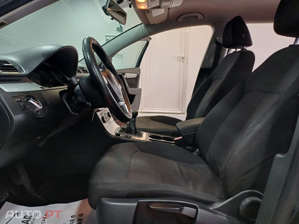 Volkswagen Passat 1.6 Tdi Confortline