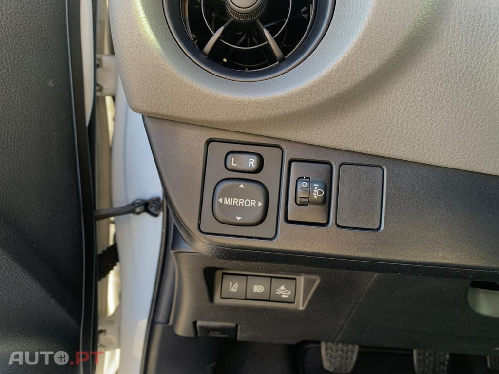 Toyota Yaris 1.0 VVT-i Active