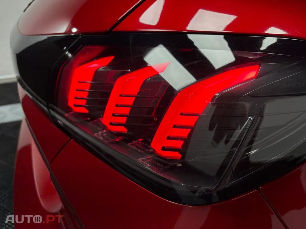 Peugeot 208 1.2 PureTech Allure EAT8