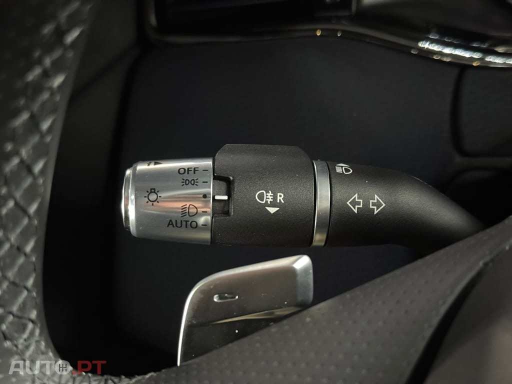 Land Rover Evoque 1.5 P300e AWD R-Dynamic S Auto