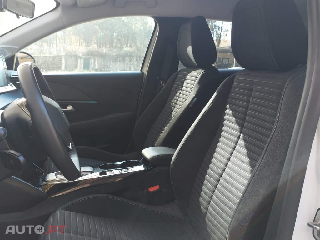 Peugeot E-208 50 kWh Style