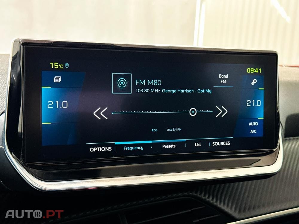 Peugeot E-2008 50 kWh Allure Pack