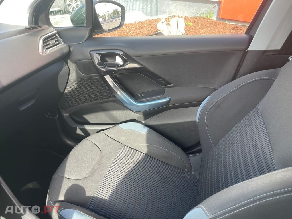 Peugeot 208 1.2 VTi Allure