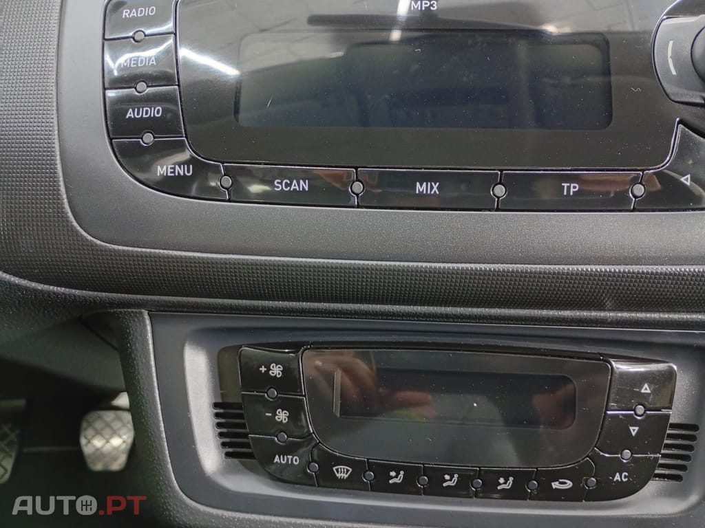 SEAT Ibiza 1.6 TDI Reference — fotografia 28