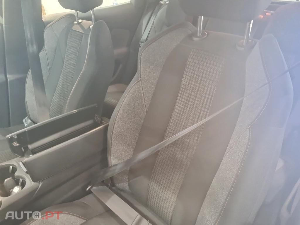 Peugeot 3008 1.5 BlueHDi Active Pack