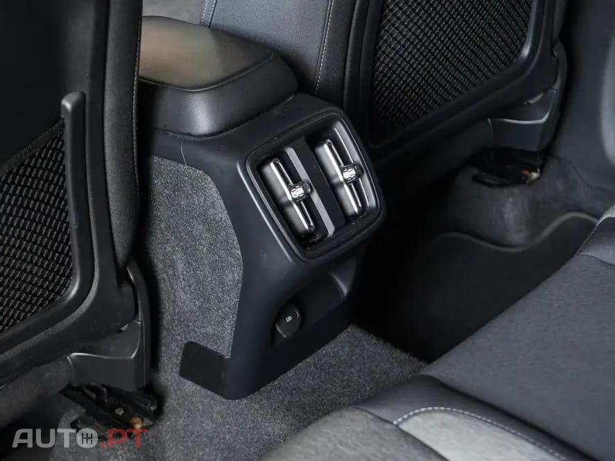 Volvo XC40 1.5 T2 Plus Dark Auto