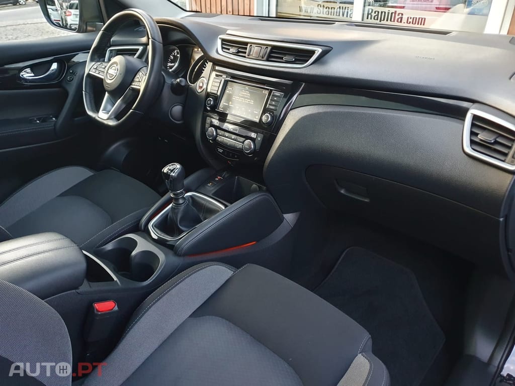 Nissan Qashqai 1.3 DIG-T N-Connecta J18