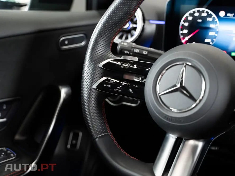 Mercedes-Benz A 250 e AMG Line